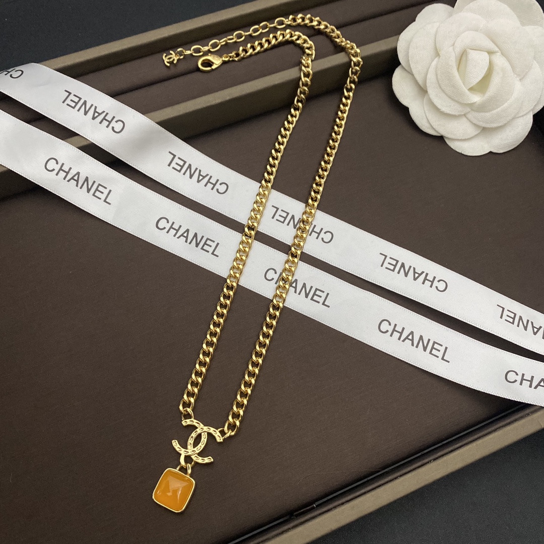 B100 Chanel necklace 107066