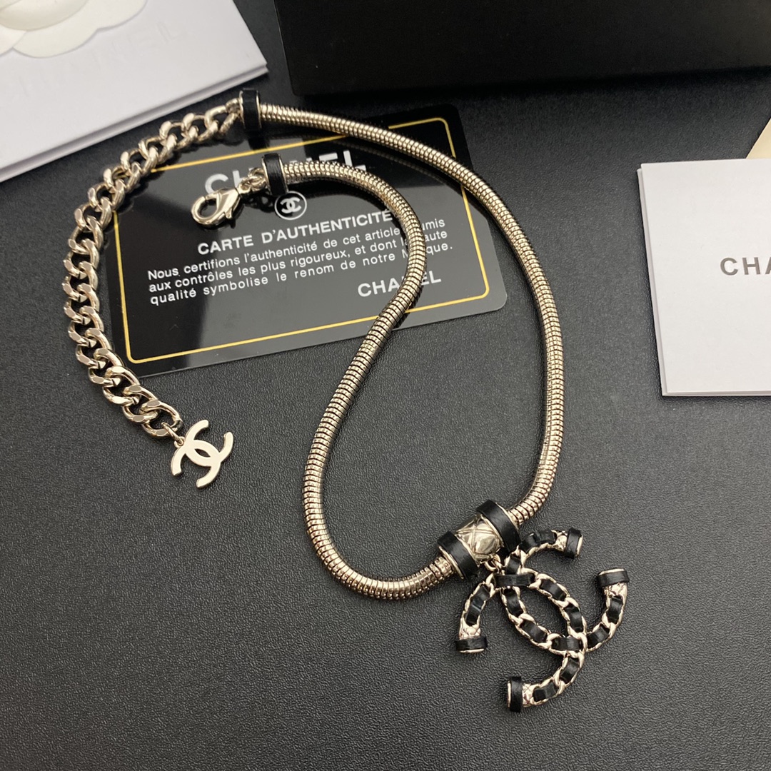 B023 Chanel necklace 107159