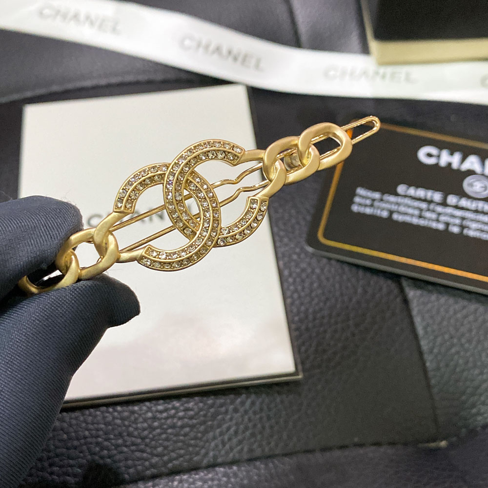 FS7042 Chanel hairclip 104646