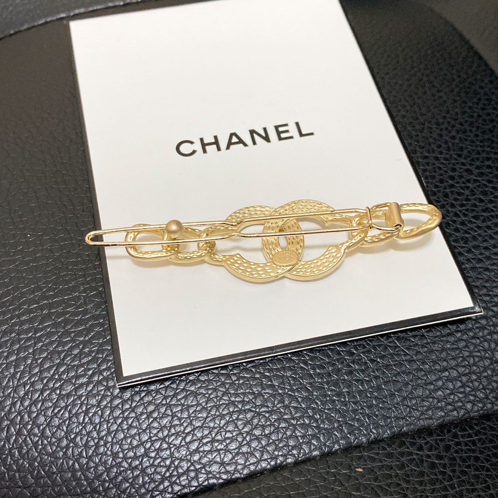 FS7042 Chanel hairclip 104646