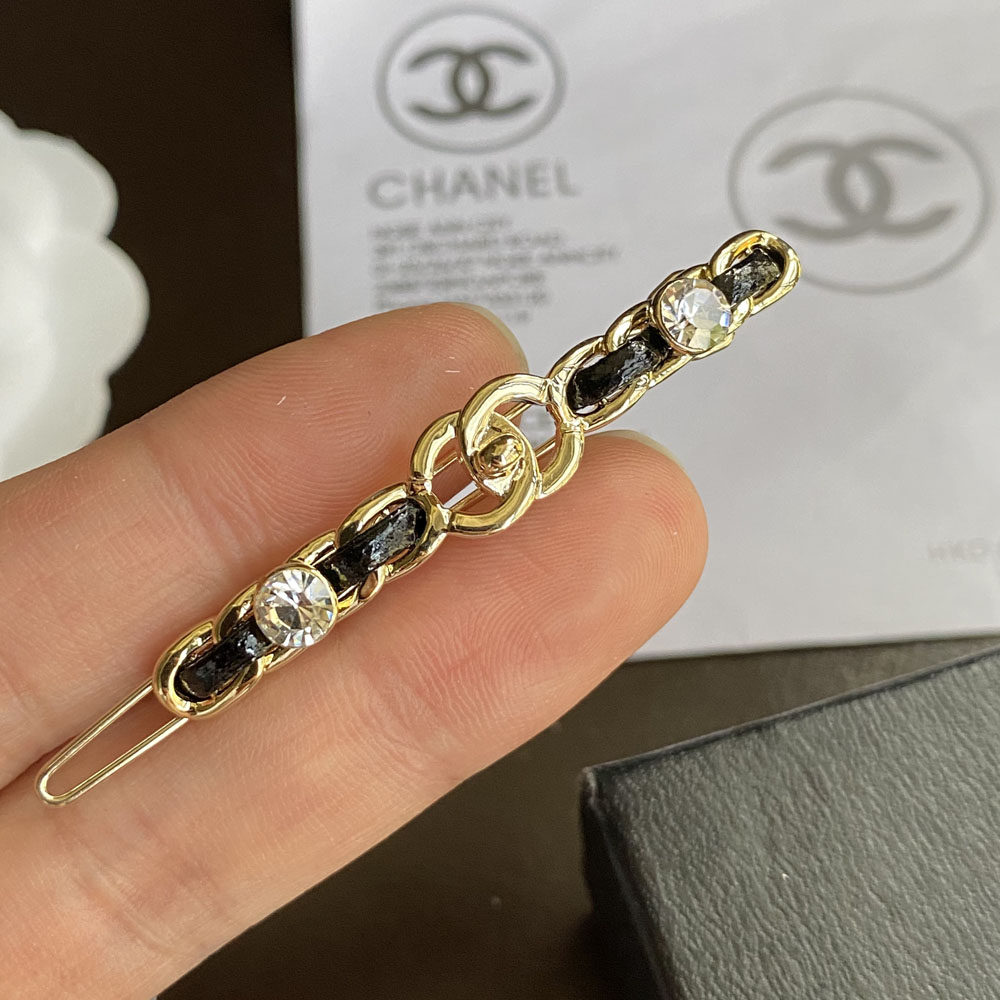 FS7047  Chanel hairclip 104648