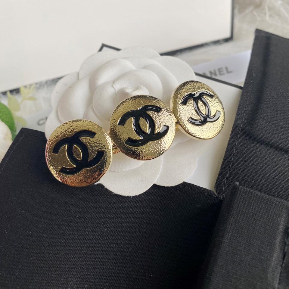 FS7027 Chanel hairclip 104642