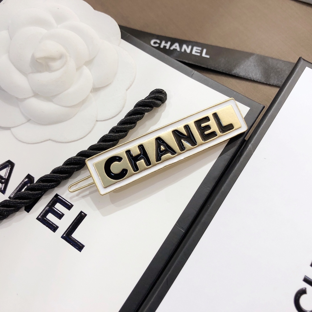 F009 Chanel hairclip 106076