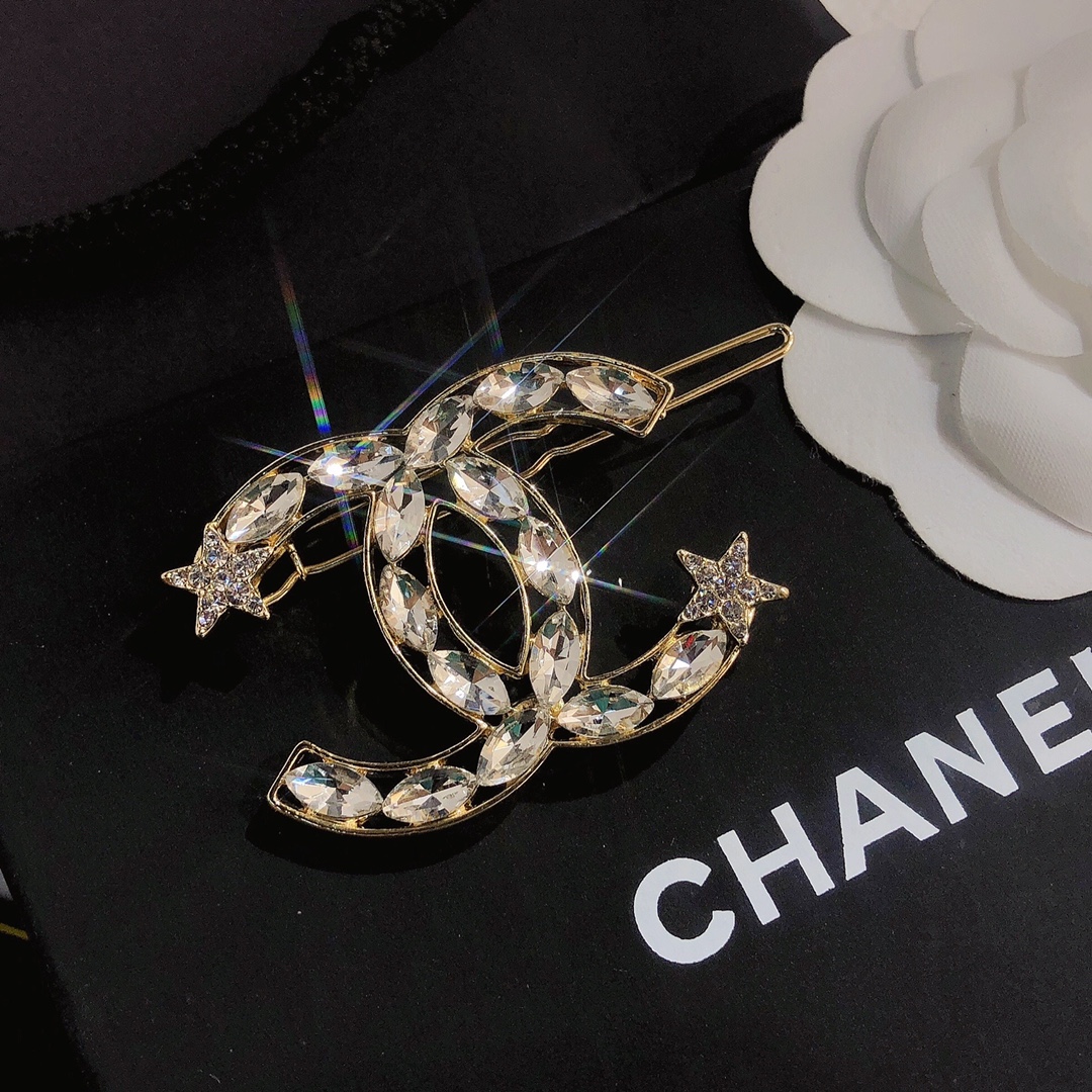 F015   Chanel hairclip 106172