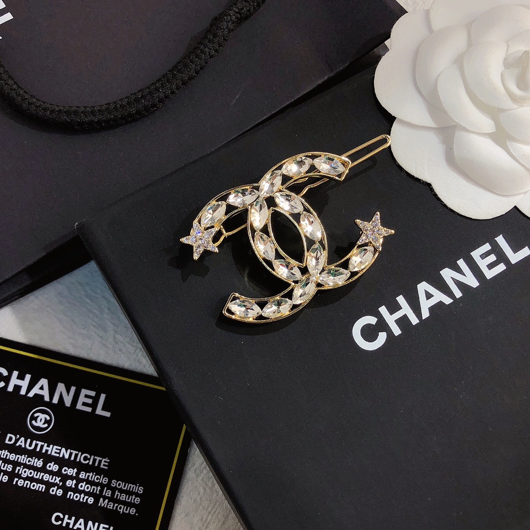 F015   Chanel hairclip 106172