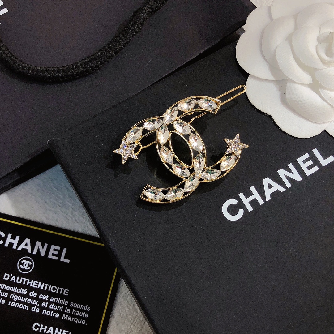 F015   Chanel hairclip 106172