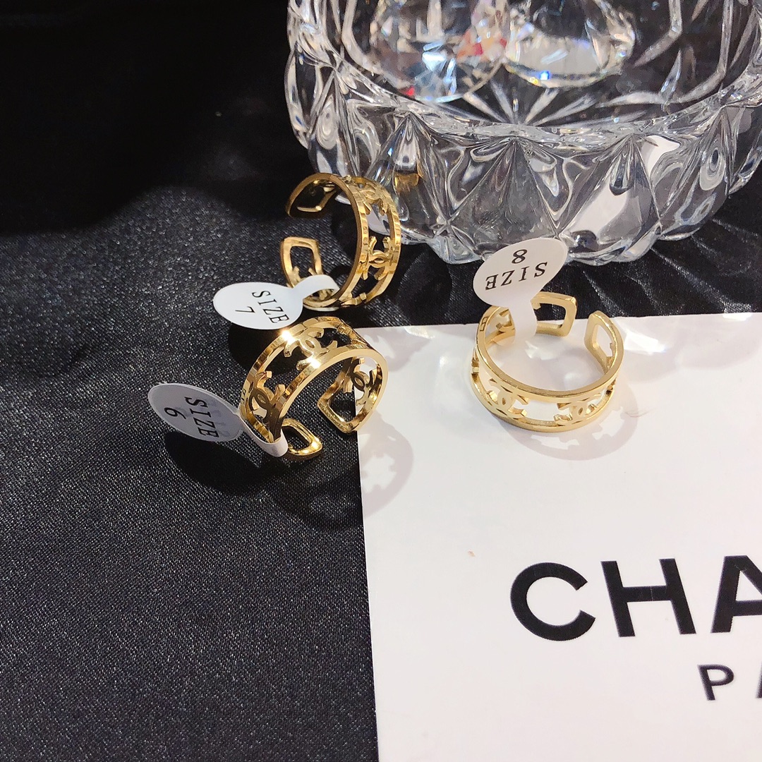 J041  chanel ring 104943