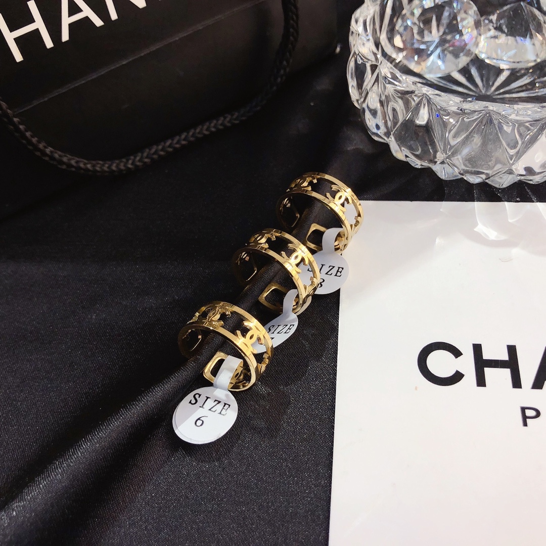 J041  chanel ring 104943