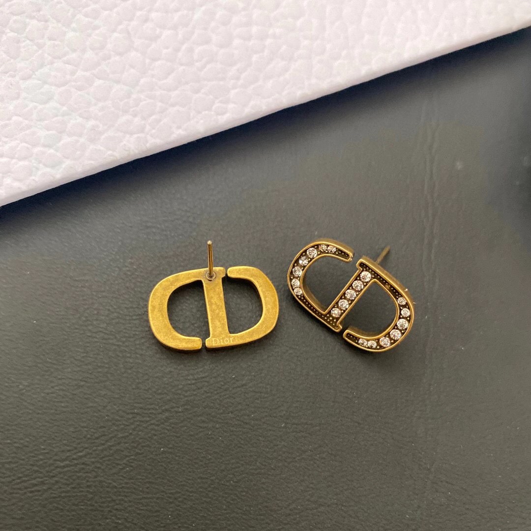 A140 Dior earring 104310