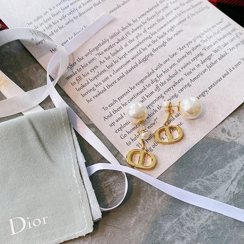 A590 Dior earring 104601