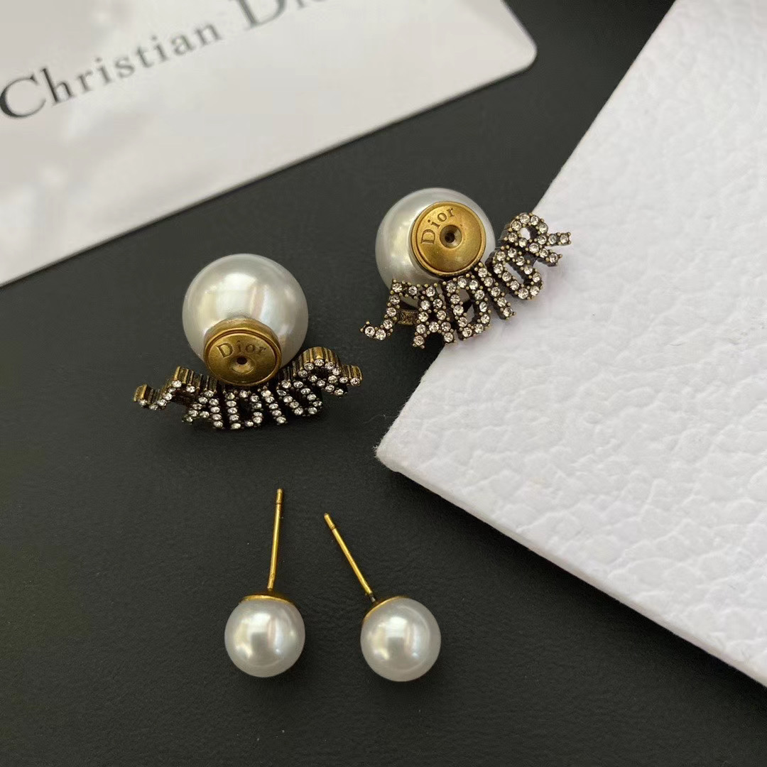 A086 Dior earring