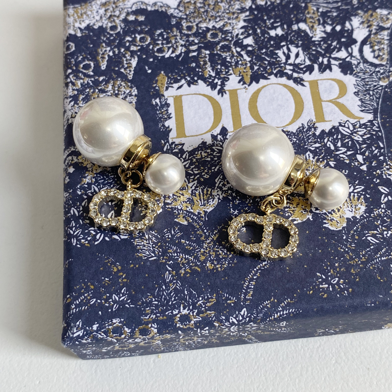 A211 Dior earring 104834