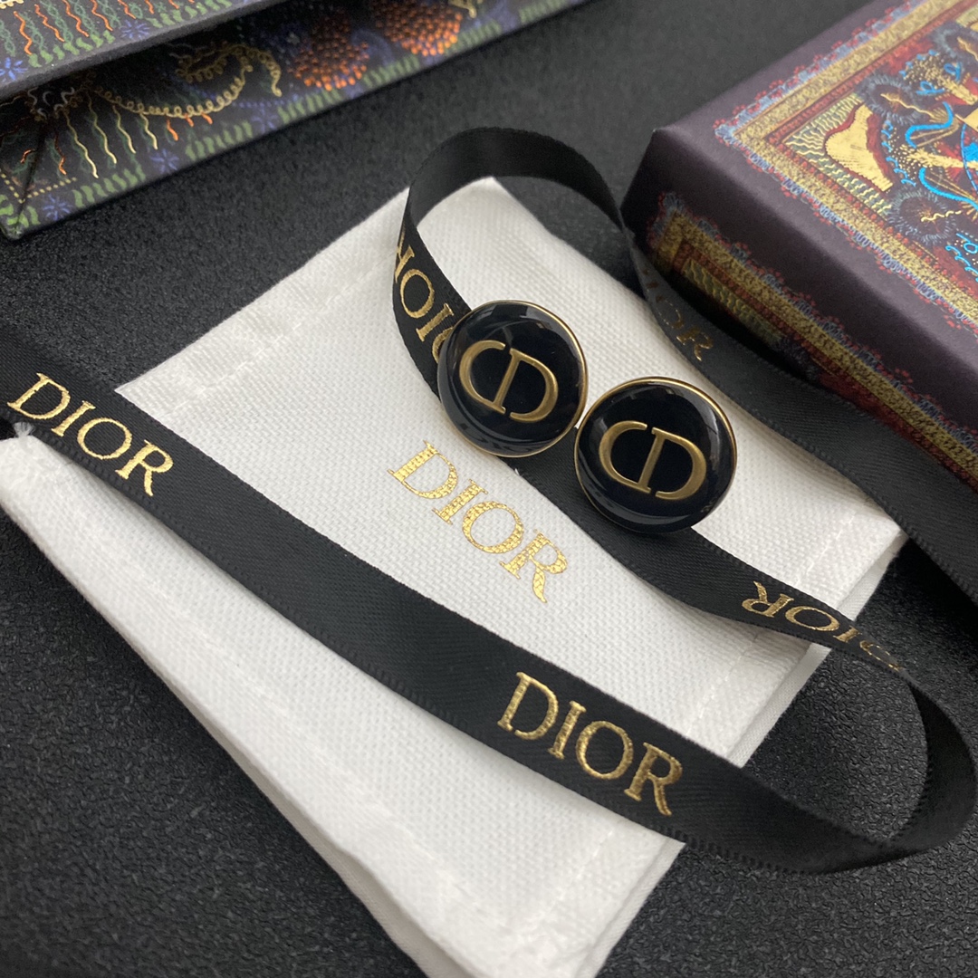 A411 Dior earring 104985