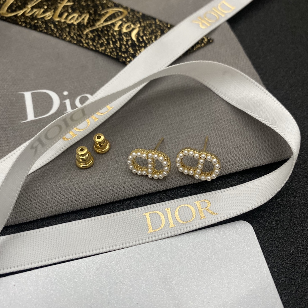 A650 Dior earring 106185