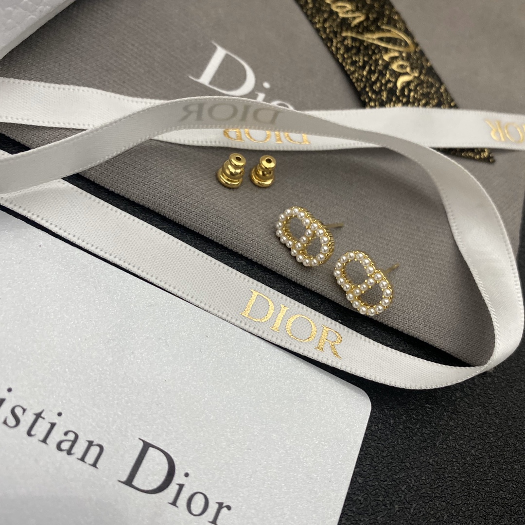 A650 Dior earring 106185