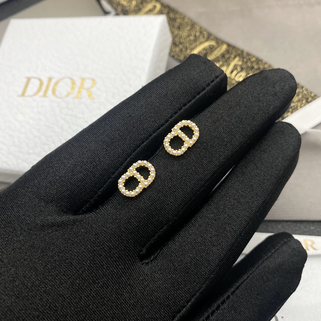 A650 Dior earring 106185