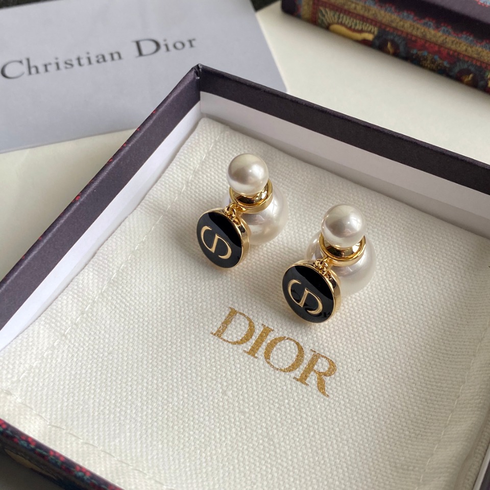 A309 Dior earring 106205