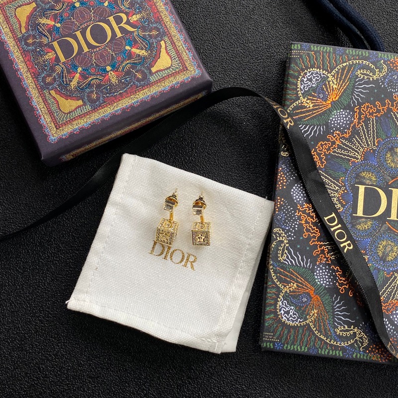 A212 Dior earring 105015