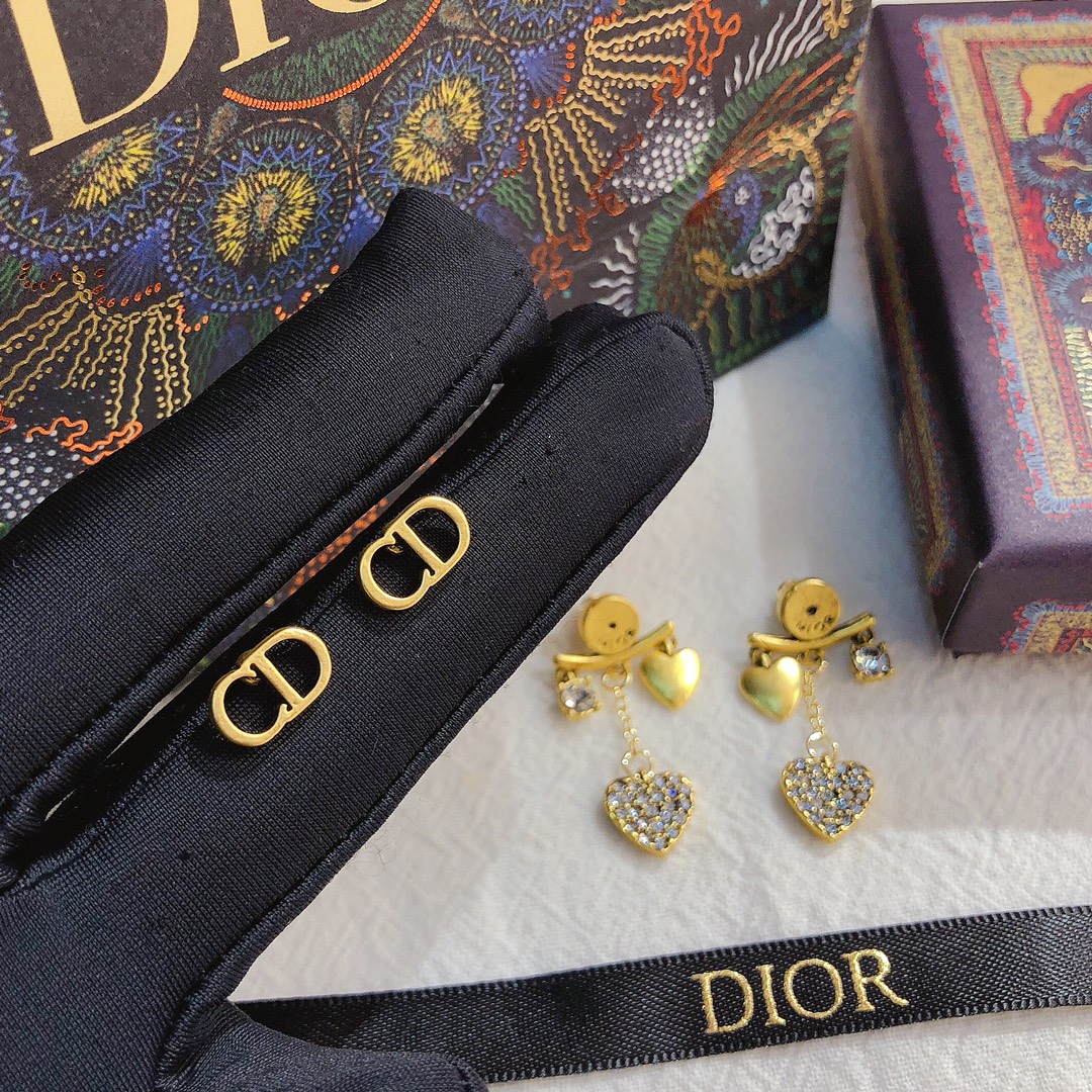 A602    Dior earring 106584
