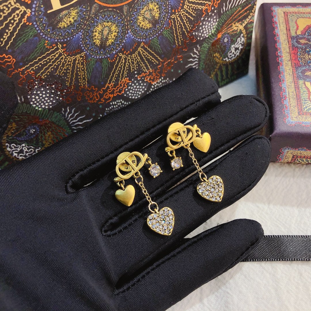 A602    Dior earring 106584