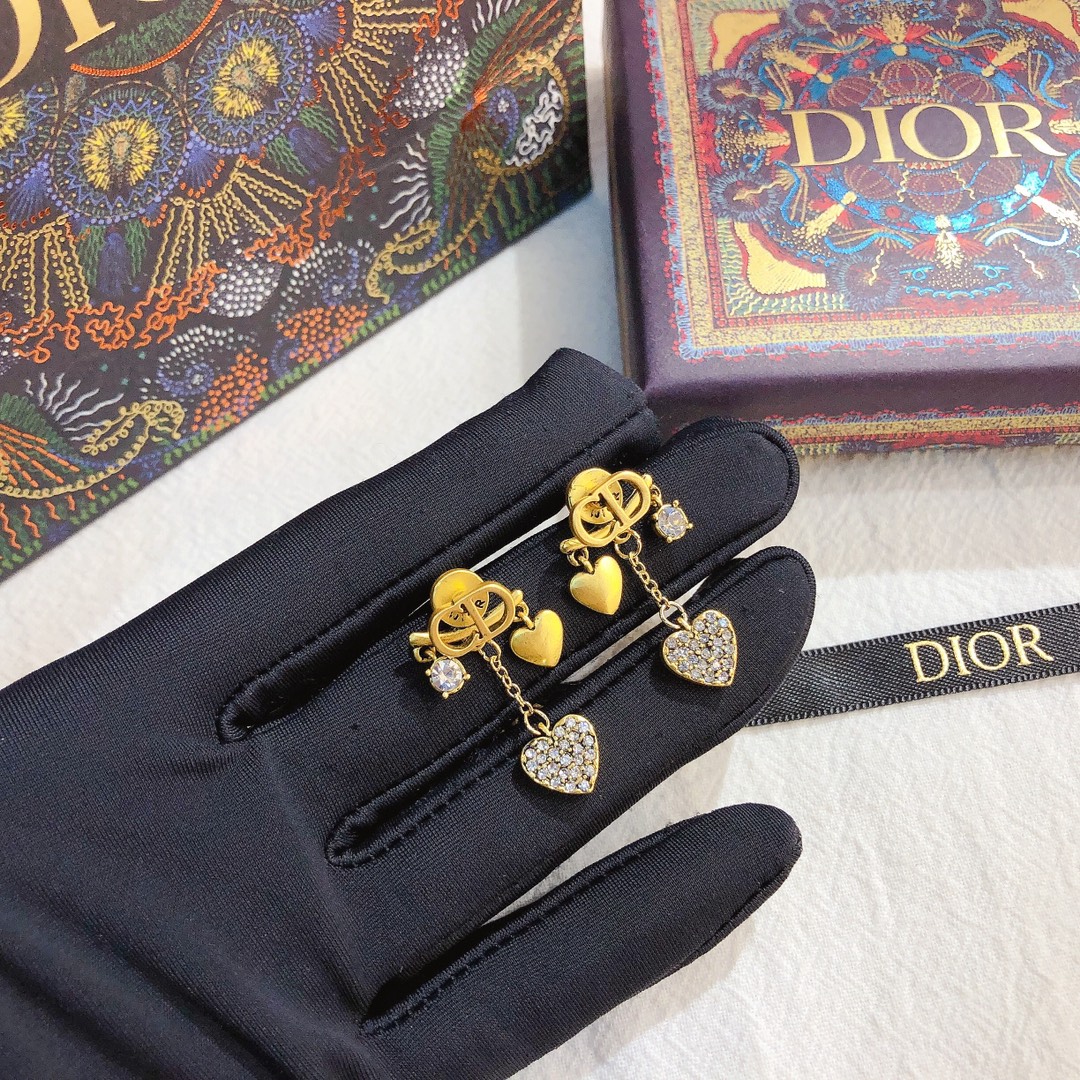 A602    Dior earring 106584