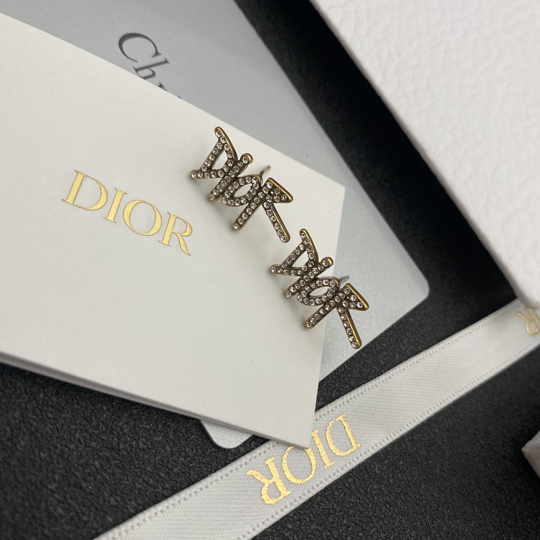 A279 Dior earring 106679