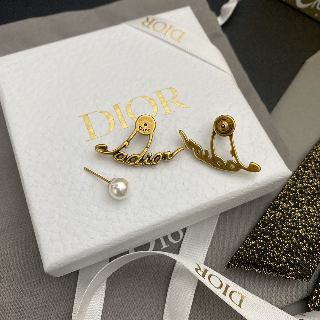 A055 Dior earring 107050