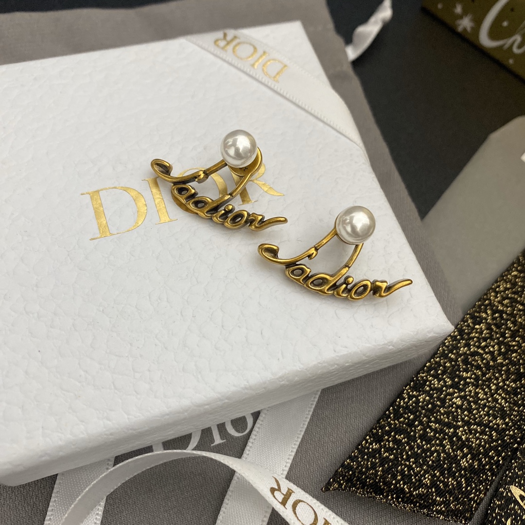 A055 Dior earring 107050