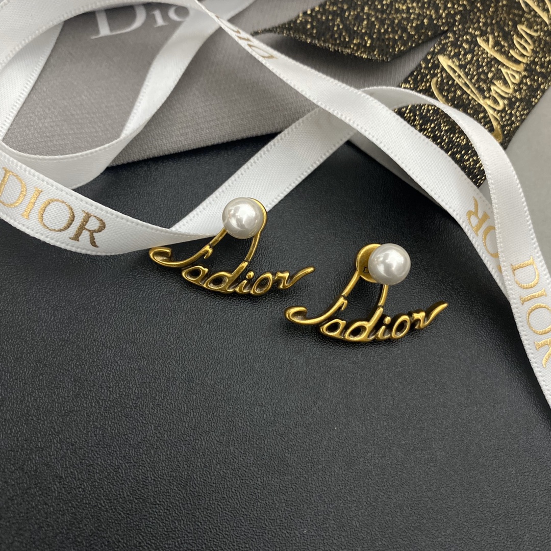 A055 Dior earring 107050