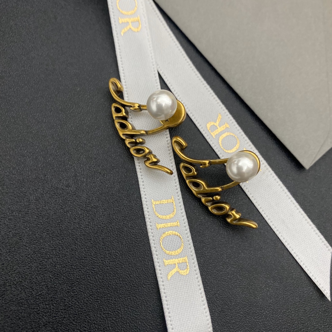 A055 Dior earring 107050