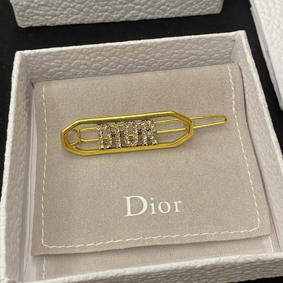 FS7050  Dior hairclip 104652