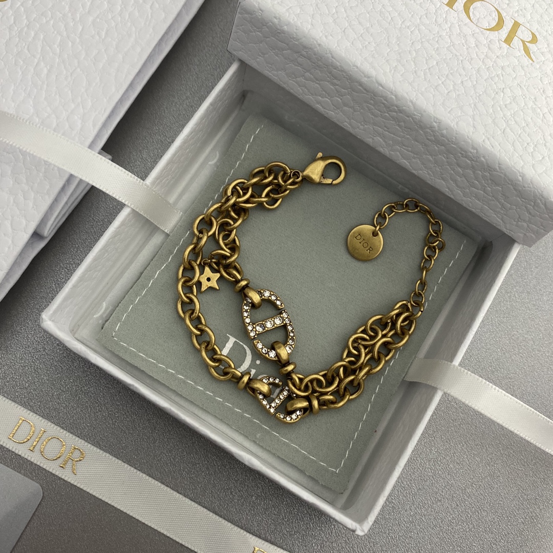 B253 christian dior bracelet 105870