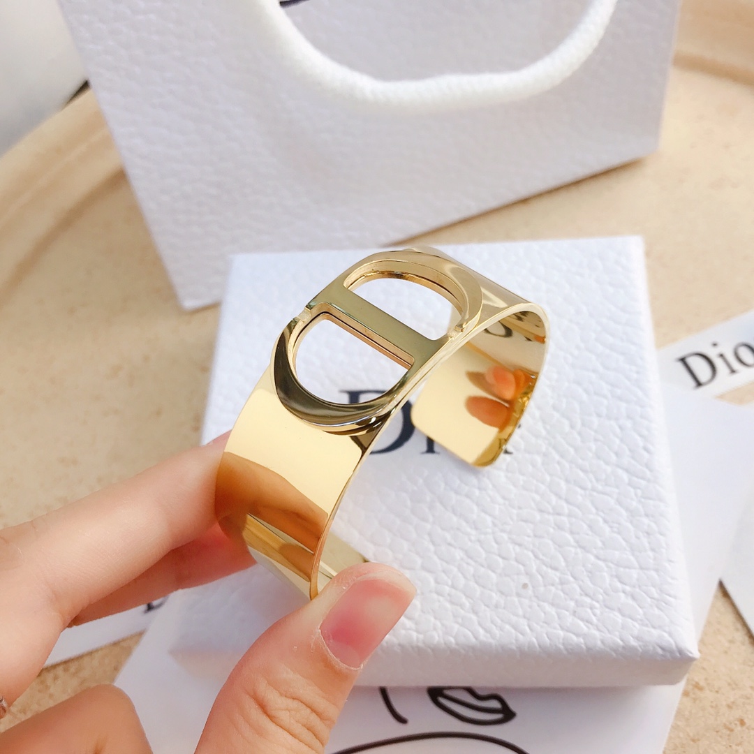 S014  Dior bracelet 106218