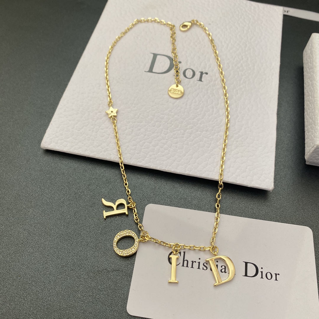 B051 Dior necklace 104674