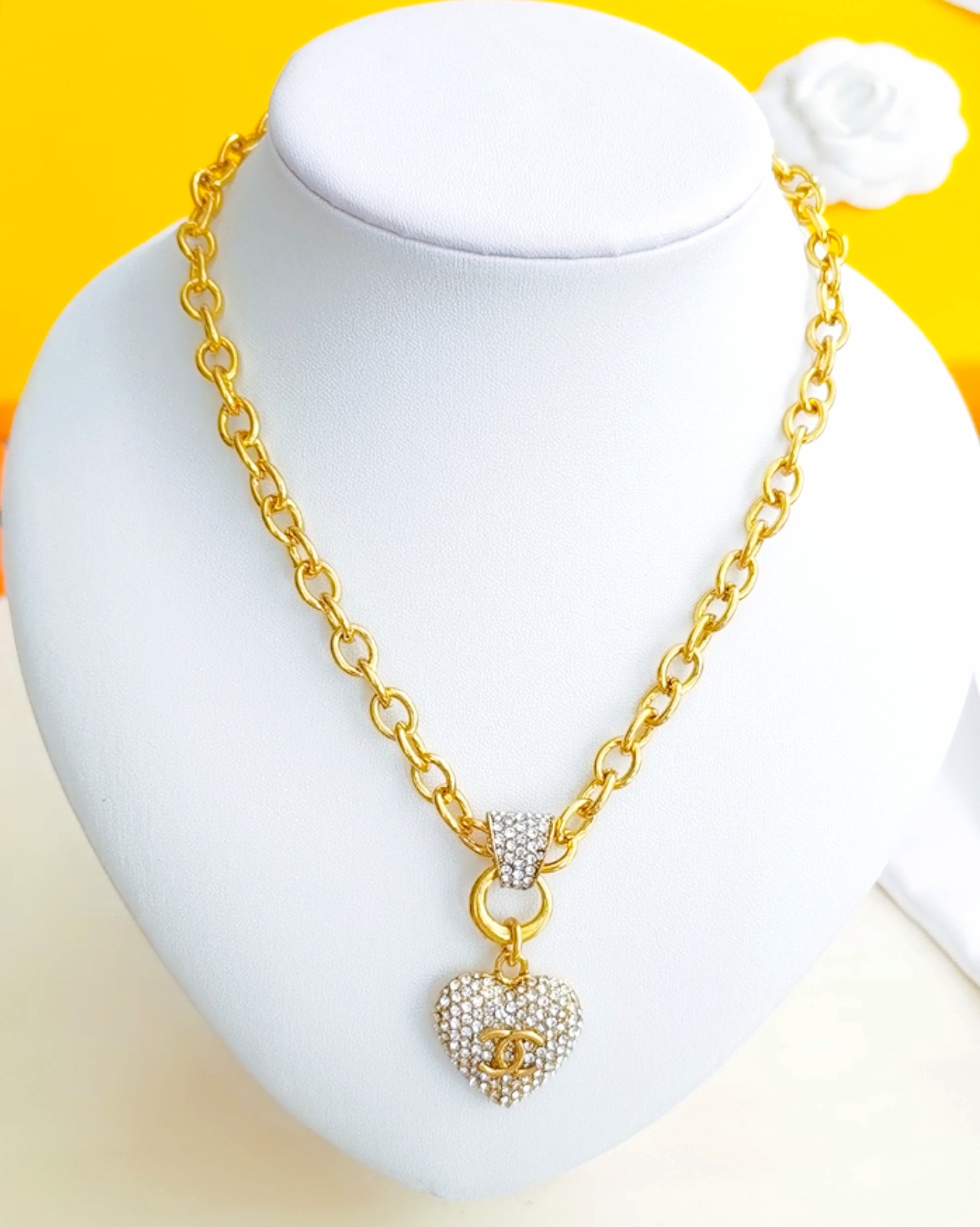 Chanel heart necklace 106387