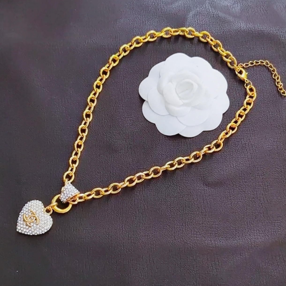 Chanel heart necklace 106387
