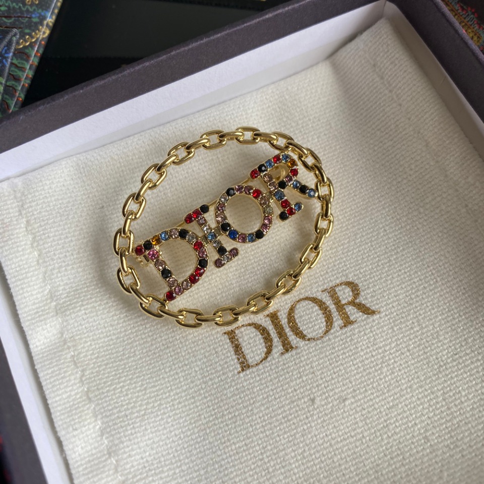 C111 Dior brooch 106900