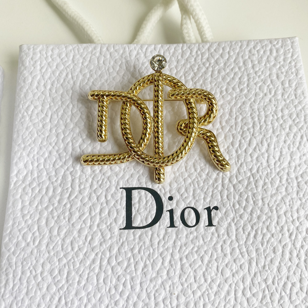C112 Dior brooch 106999