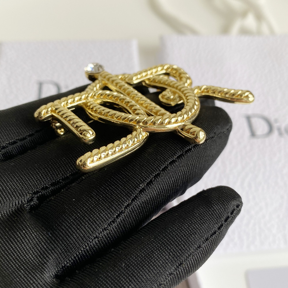 C112 Dior brooch 106999