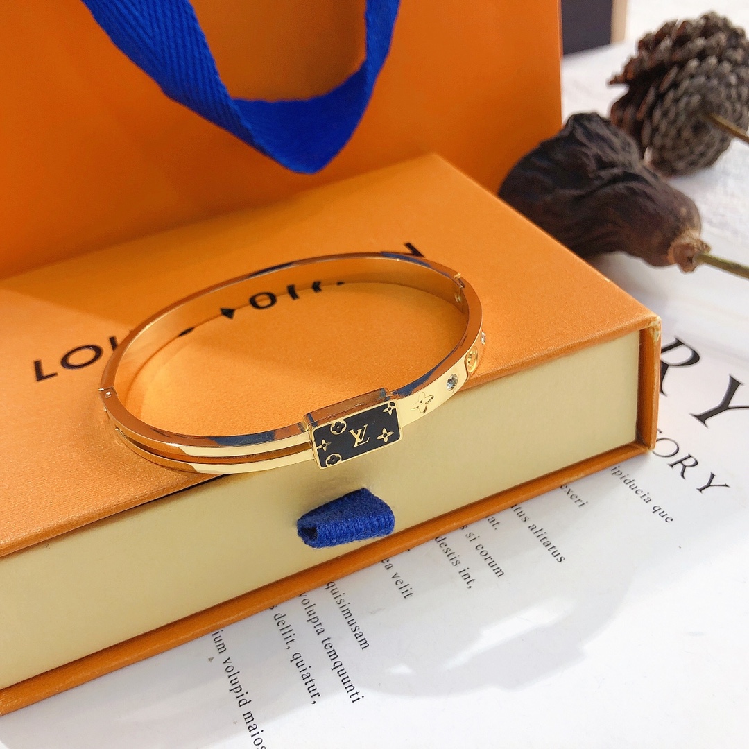 S179 LV bracelet 104953