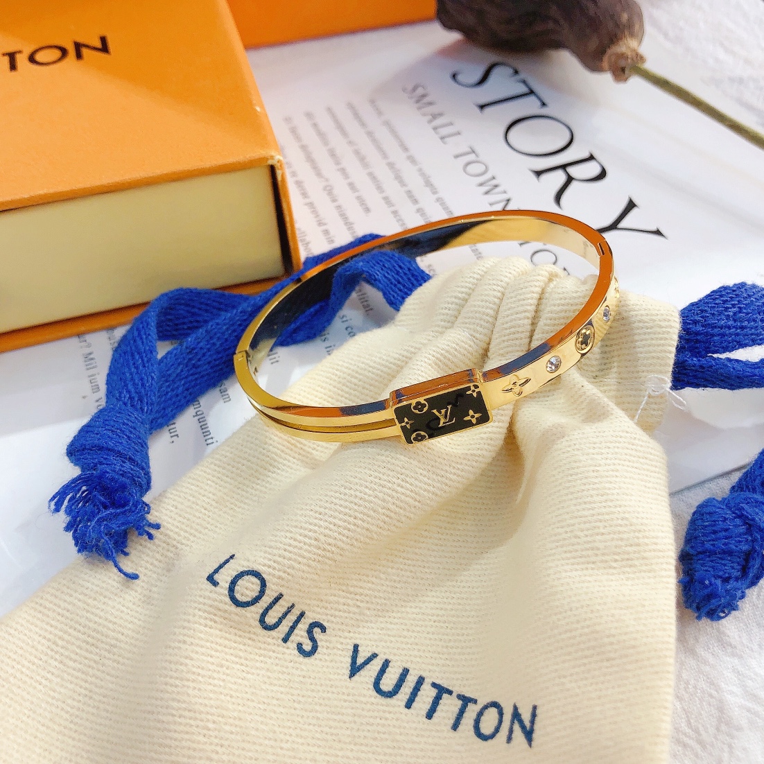 S179 LV bracelet 104953