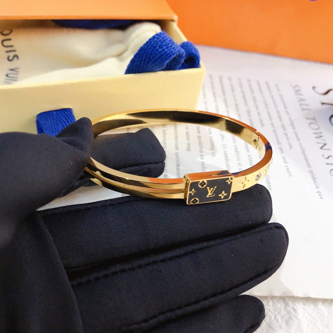 S179 LV bracelet 104953