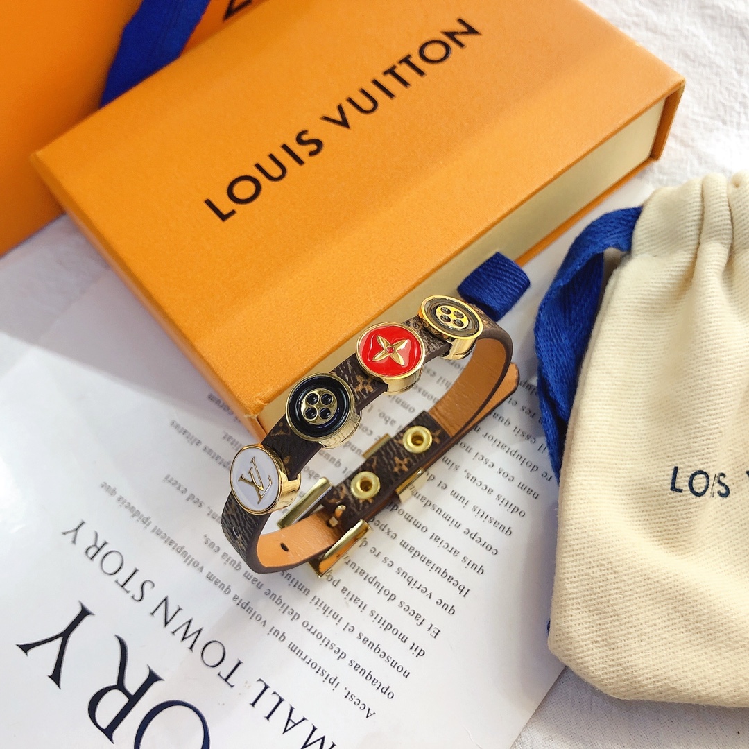 S173    LV Bracelet 104955