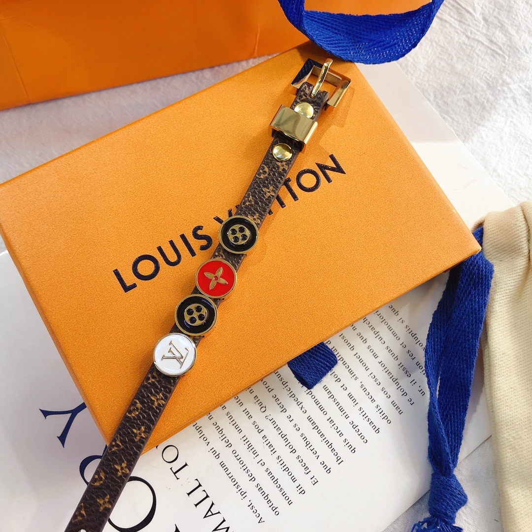 S173    LV Bracelet 104955