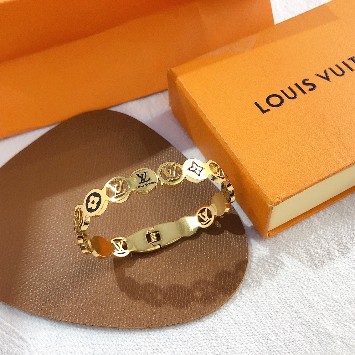LV Bracelet 105044