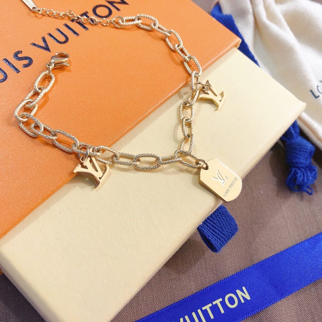 LV Bracelet 105610