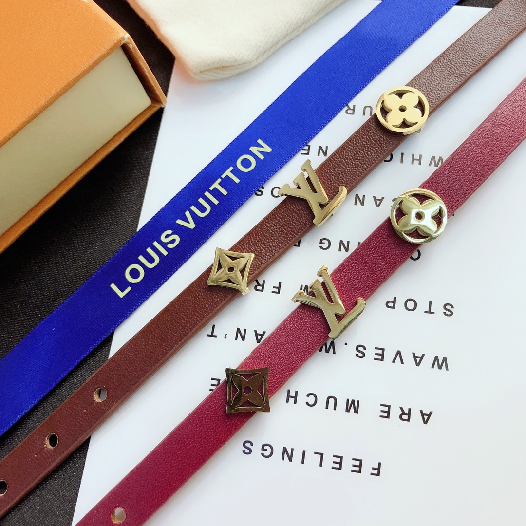 S130     LV leather bracelet 105643