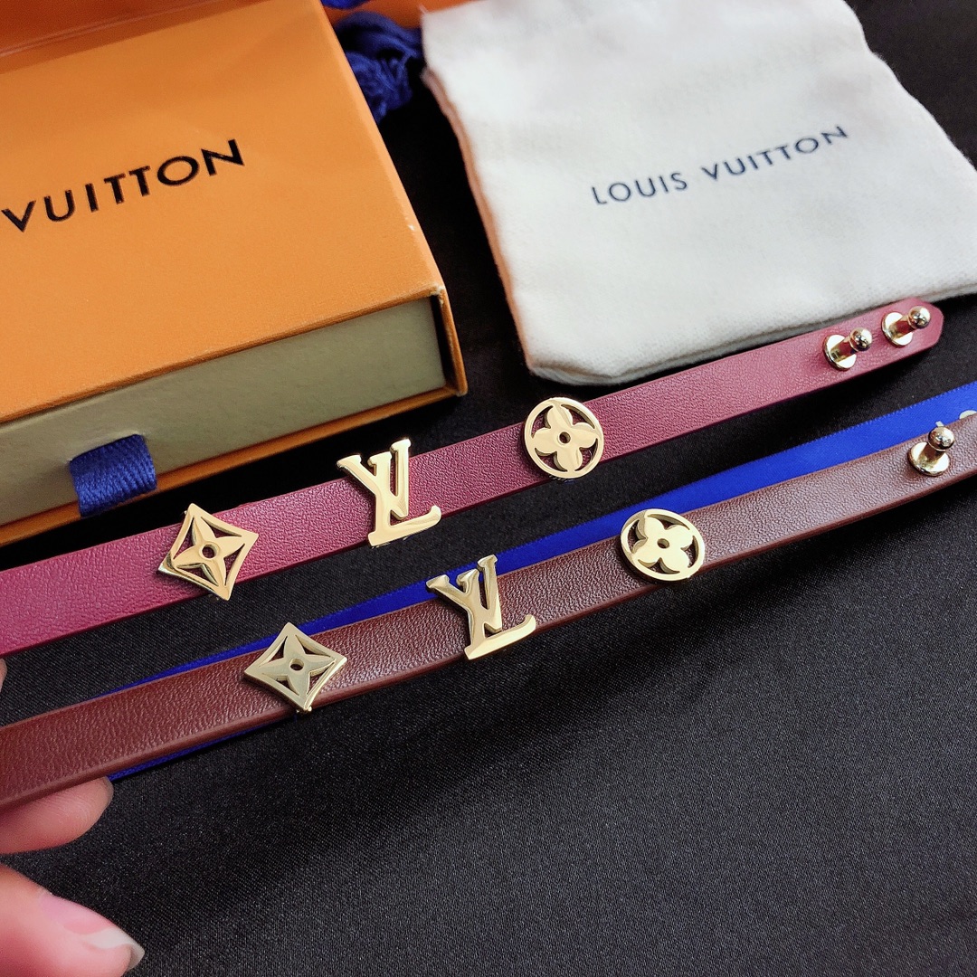 S130     LV leather bracelet 105643