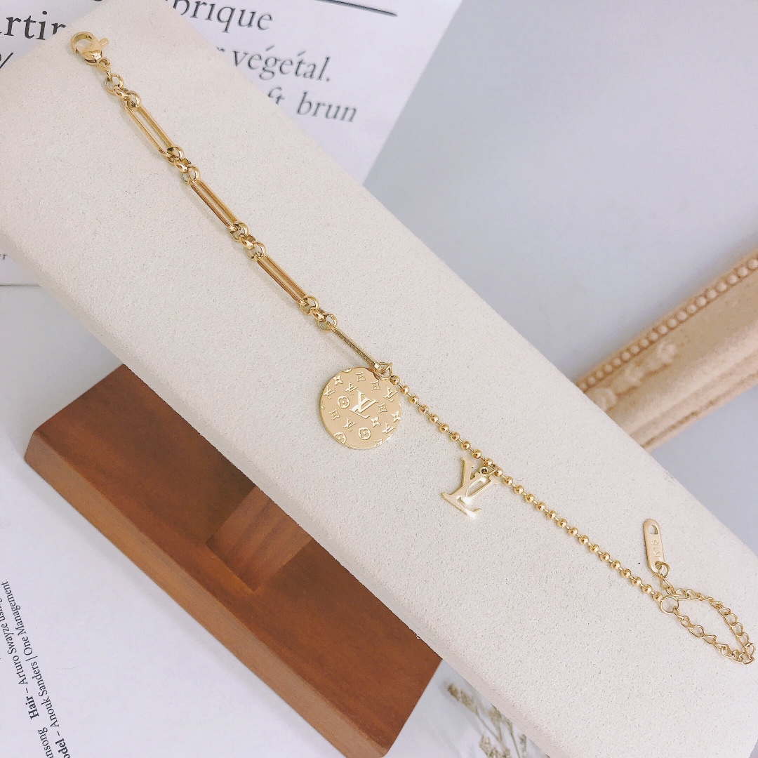 L026  LV bracelet 105896