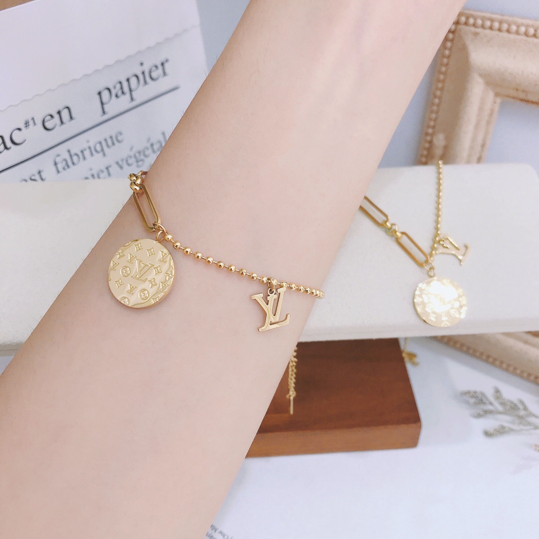 L026  LV bracelet 105896